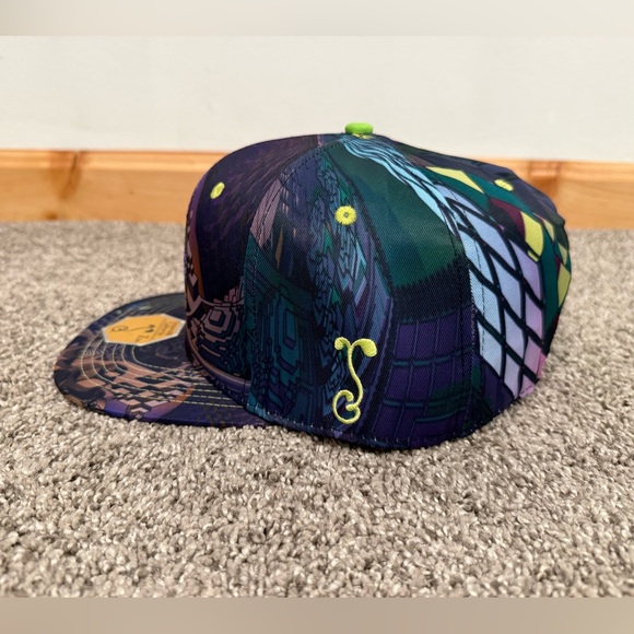 Colorful Geometric Pattern Cap - Picture 4 of 7
